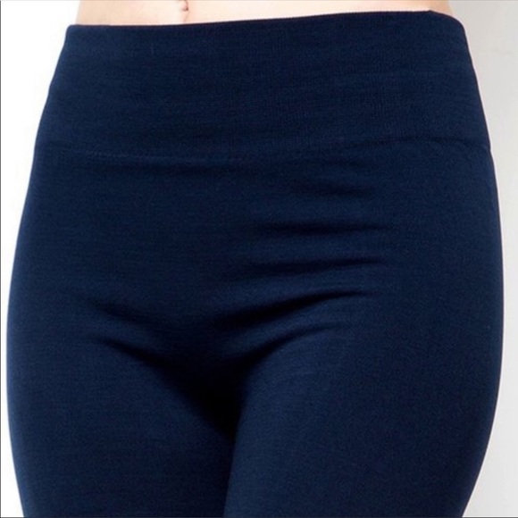 🆕 OCTOBER LOVE NAVY FLEECE LEGGINGS - Picture 4 of 5